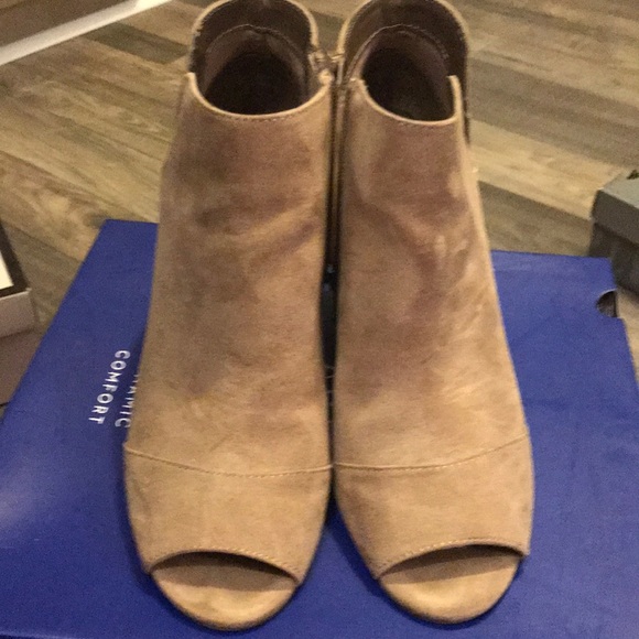 Tan booties - Picture 2 of 3